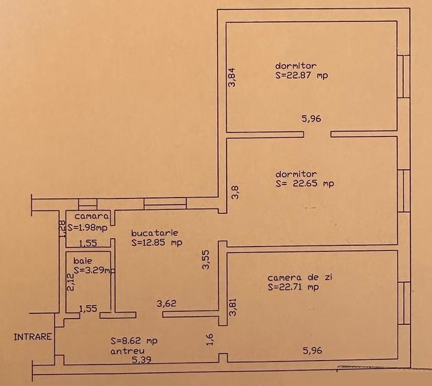 Apartament cu 3 camere semidecomandat în Central