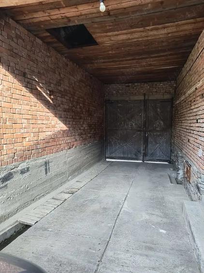 Casă cu 6 camere cu Teren 1100 Mp în Teregova