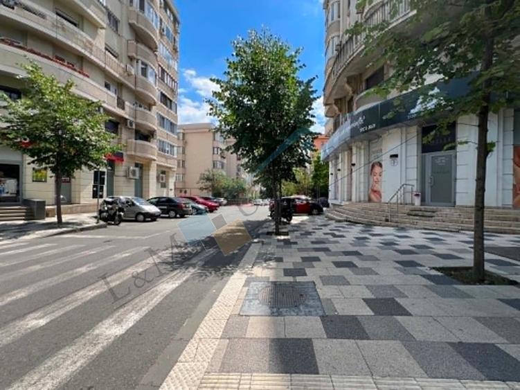 Garsonieră decomandată în Decebal