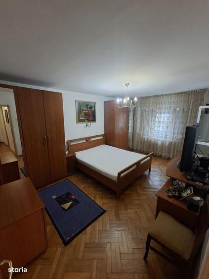 Apartament cu 4 camere decomandat în Aviației — fotografia 1