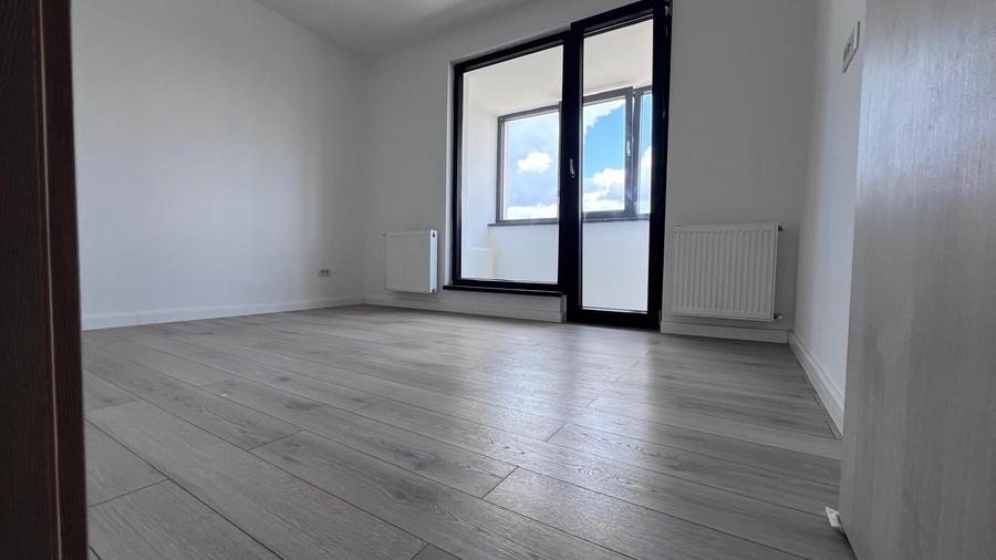 Apartament cu 4 camere decomandat în Bragadiru