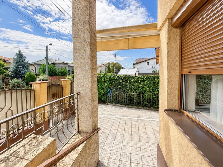 Casă individuală cu 4 camere cu Teren 234 Mp în Central