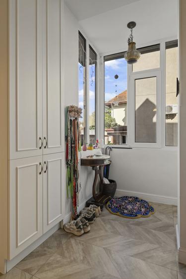 Apartament cu 3 camere decomandat, mobilat în Domenii