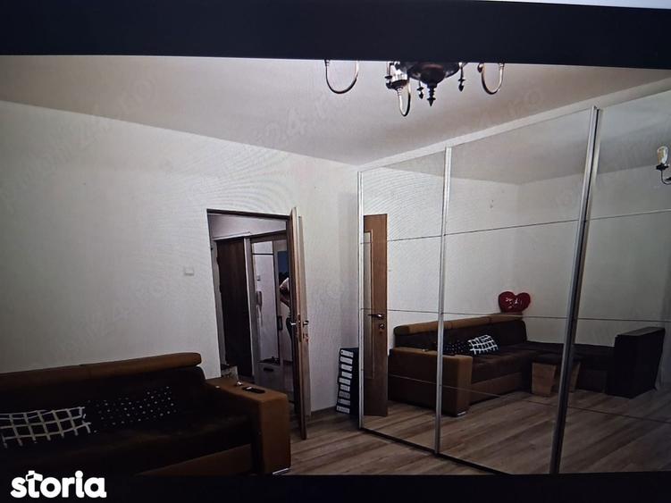 Apartament cu 2 camere decomandat în Tei