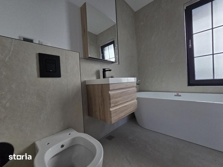 Casă cu 4 camere cu Teren 580 Mp în Balotești