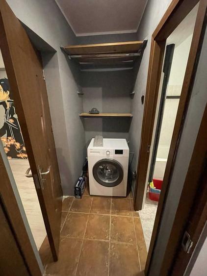 Apartament cu 3 camere semidecomandat în Podu Roș