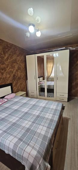 Apartament cu 3 camere semidecomandat în Micro 17