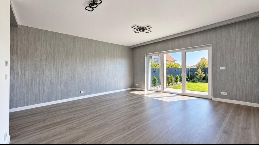 Duplex cu 3 camere cu Canalizare în Moșnița Nouă