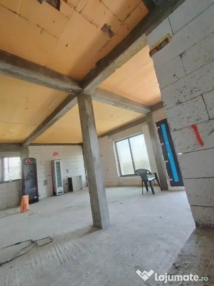 Casă cu 7 camere cu Teren 865 Mp în Bucovăț