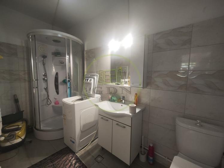 Casă individuală cu 3 camere cu Canalizare în Central