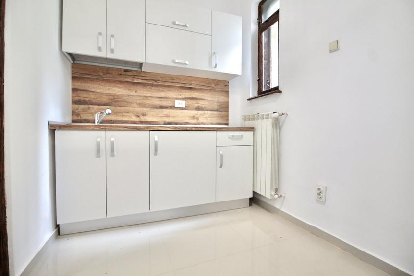 CALEA DOROBANTI, APARTAMENT NEMOBILAT IN BLOC TIP VILA, 0% COMISION! - 1