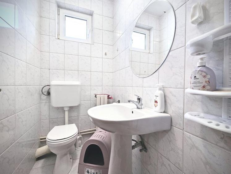 Apartament cu 3 camere decomandat, mobilat în Bușteni