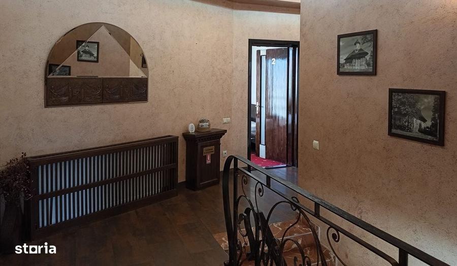 Casă cu 4 camere decomandat în Central