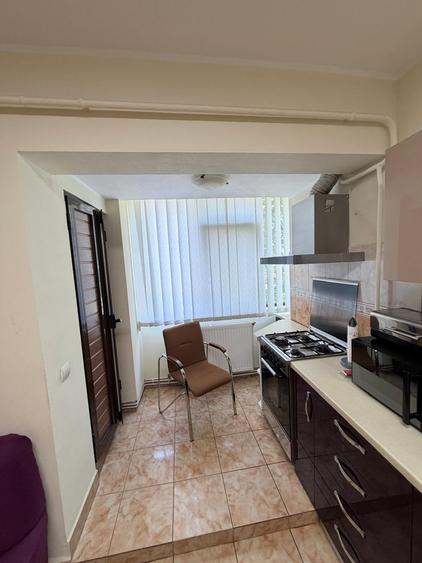 Apartament cu 3 camere decomandat în Mazepa 2