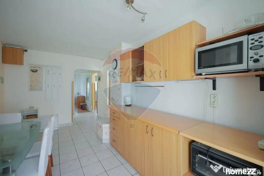 Apartament cu 3 camere decomandat în Dacia