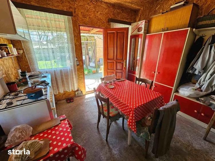 Casă cu 4 camere cu Teren 1142 Mp în Vorța