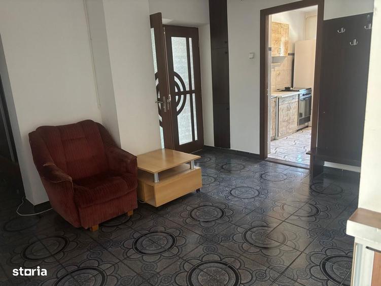 Apartament cu 4 camere decomandat, mobilat în Central