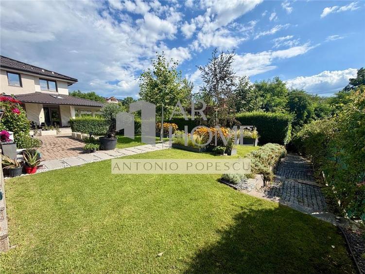 Duplex cu 5 camere cu Piscina în Păulești