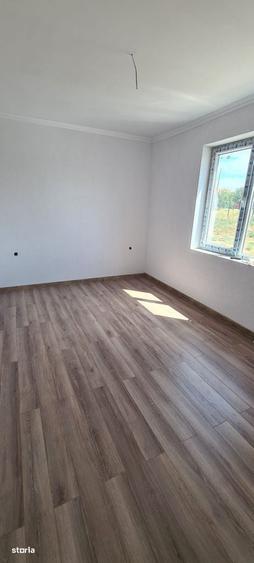Casă cu 3 camere cu Teren 300 Mp în Variaș