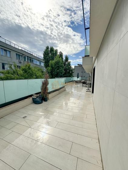 Apartament cu 3 camere decomandat în Domenii
