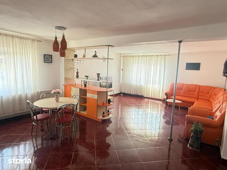 Apartament cu 4 camere decomandat în Micro 3