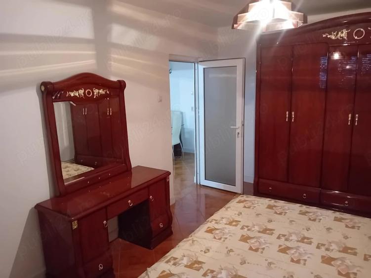 Apartament cu 3 camere decomandat în Mărăței