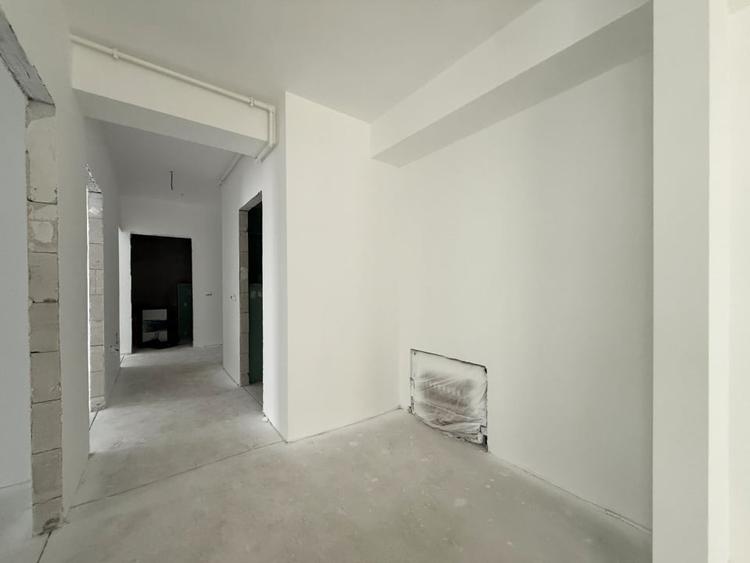 Apartament cu 3 camere semidecomandat în Inel II