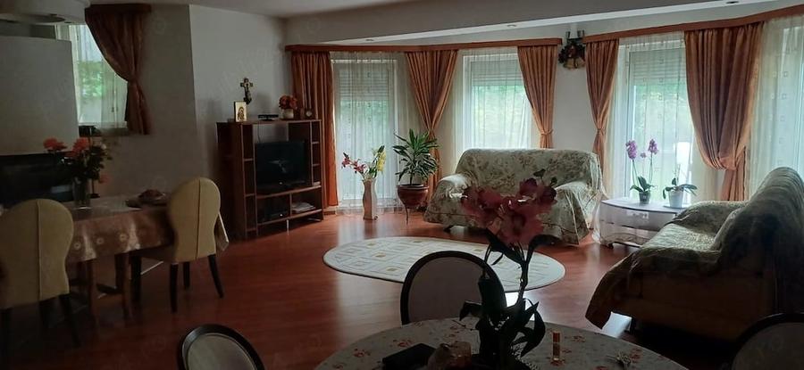 Casă cu Teren 500 Mp în Roșu