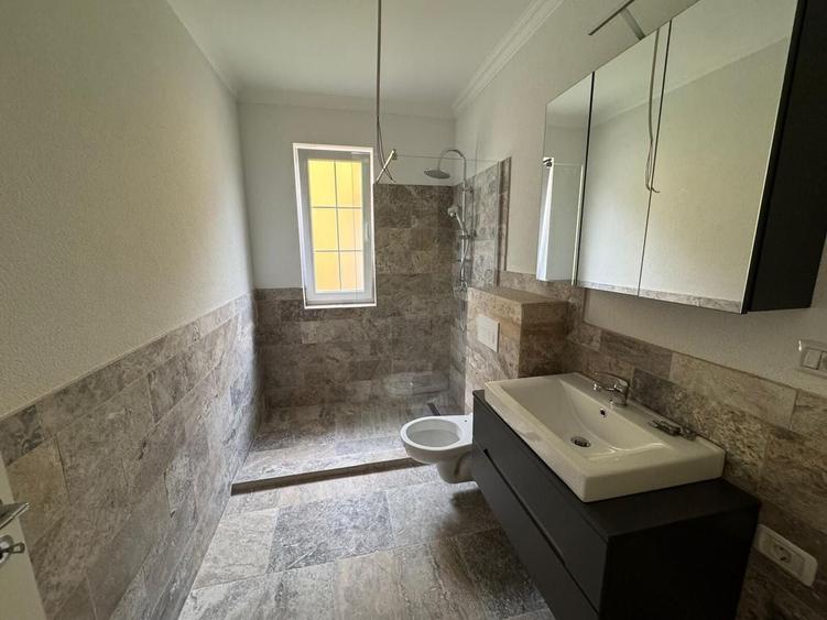 Apartament cu 2 camere decomandat în Girocului