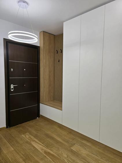 Apartament cu 3 camere semidecomandat, mobilat în Floreasca
