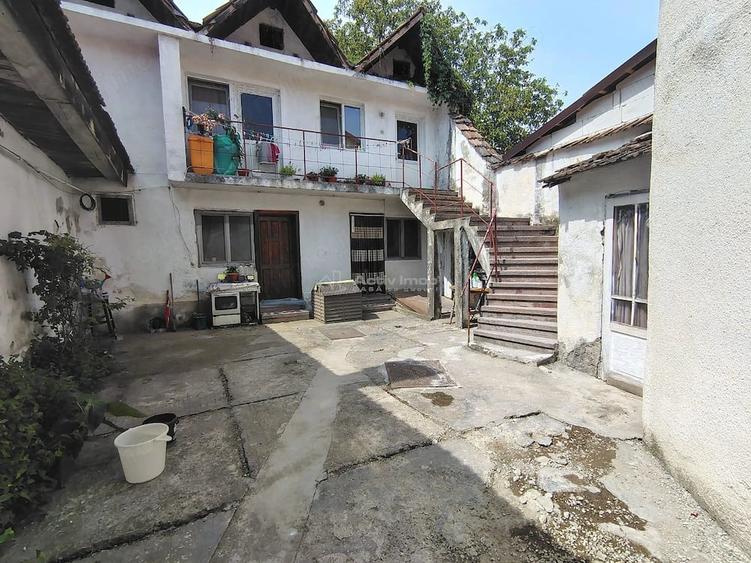 Casă cu 6 camere cu Teren 107 Mp în Central