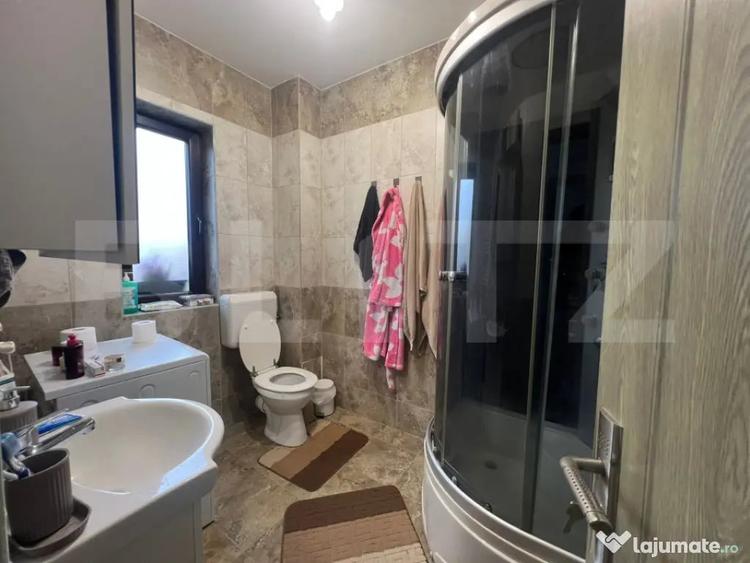 Casă cu 5 camere cu Teren 708 Mp în Central
