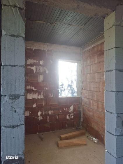 Casă cu 5 camere cu Teren 1000 Mp în Central