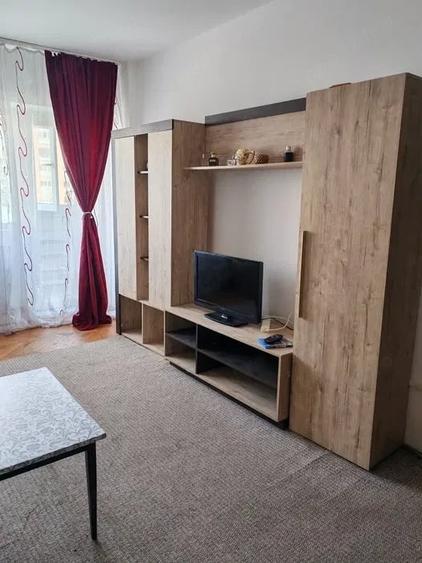 Apartament cu 2 camere decomandat în Aurel Vlaicu