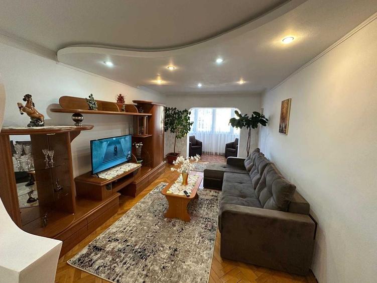 Apartament cu 2 camere decomandat în Valea Rumâneștilor