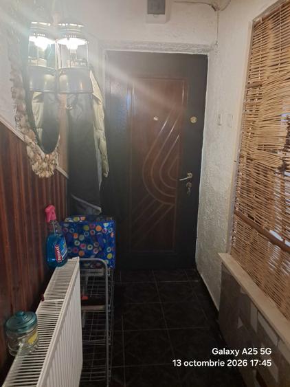 Garsonieră decomandată în Central