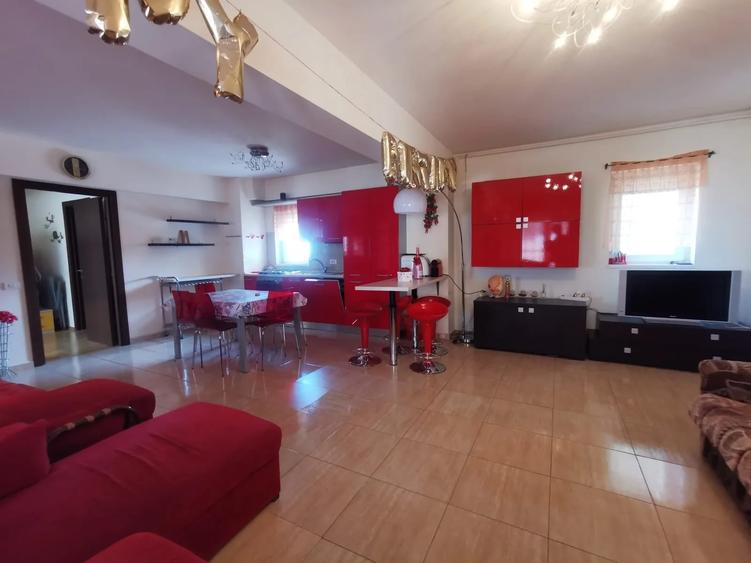 Apartament cu 3 camere, mobilat în Mamaia