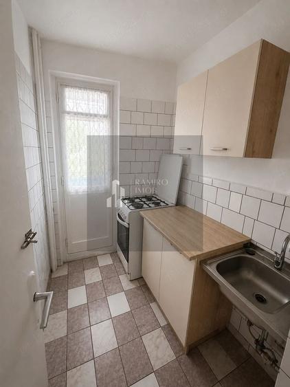 Apartament cu 2 camere semidecomandat, mobilat în Drumul Găzarului