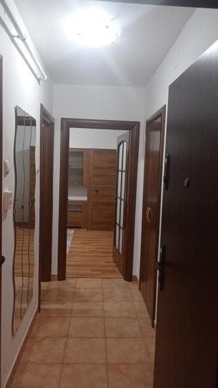 Garsonieră decomandată, mobilată în Titan