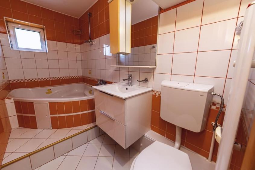 Apartament cu 3 camere decomandat, mobilat în Brâncoveanu