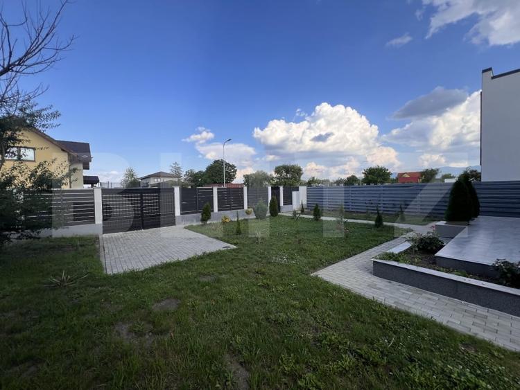 Casă individuală cu 4 camere cu Canalizare în Stupini