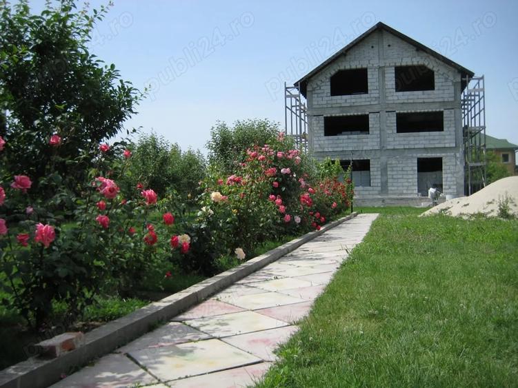 Casă cu 5 camere cu Teren 2100 Mp în Ordoreanu