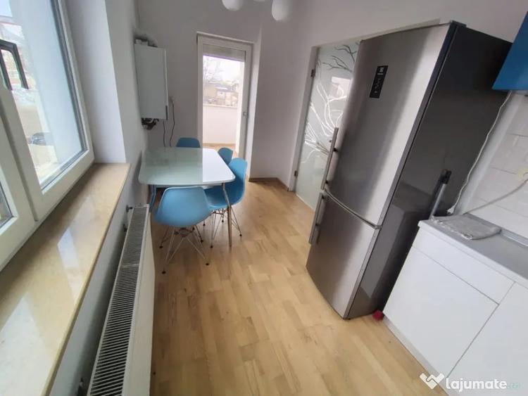 Apartament cu 3 camere semidecomandat, mobilat în Ultracentral