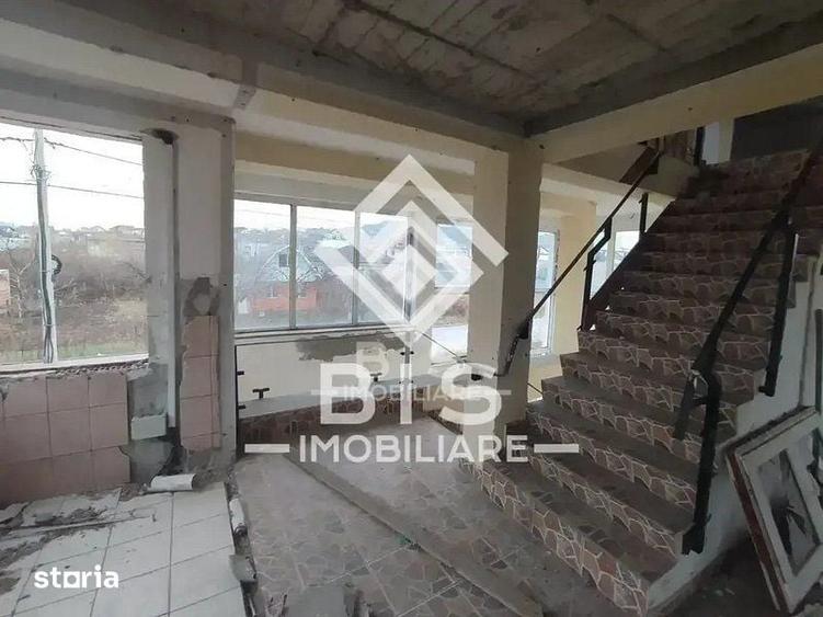 Casă cu 4 camere cu Teren 467 Mp în Central