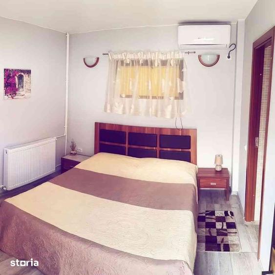 Casă cu 10 camere cu Teren 466 Mp în Central
