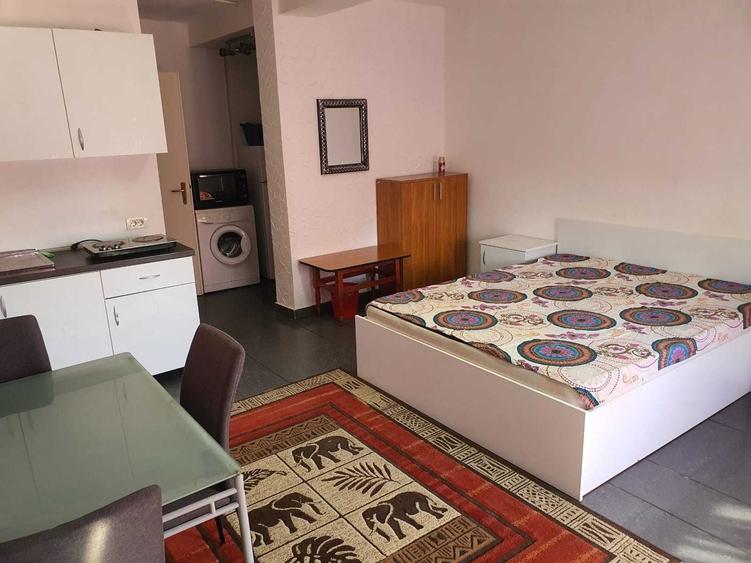 Garsonieră decomandată în Complex Studențesc