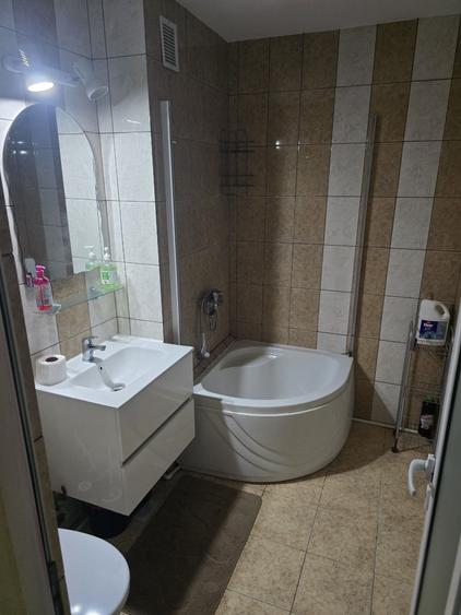 Apartament cu 2 camere semidecomandat în Sârbi