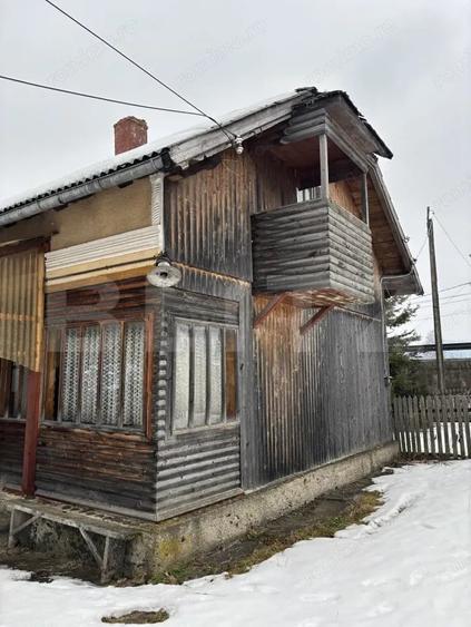 Casă cu 4 camere cu Teren 1170 Mp în Central