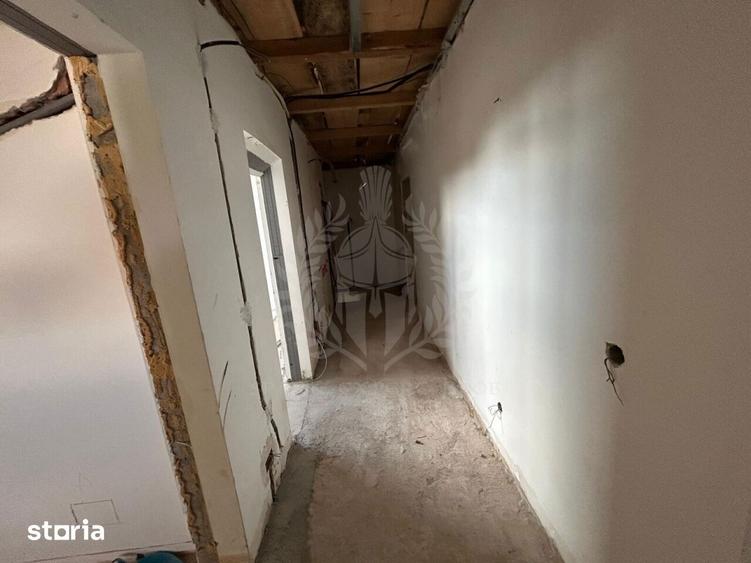 Casă cu 6 camere cu Teren 467 Mp în Crevedia