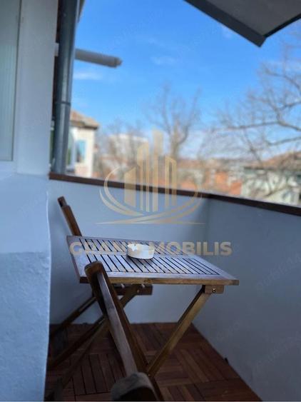 Apartament cu 2 camere semidecomandat, mobilat în Central